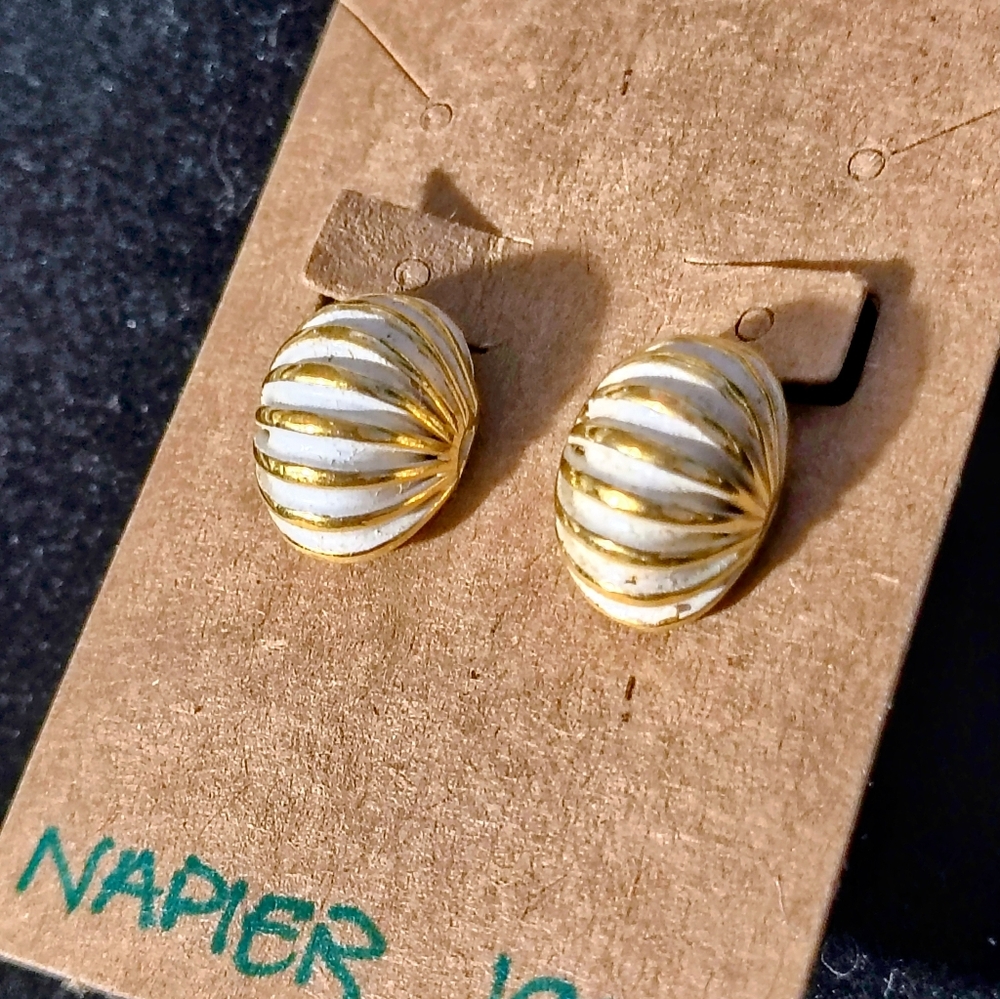 Napier Shell Style Earring